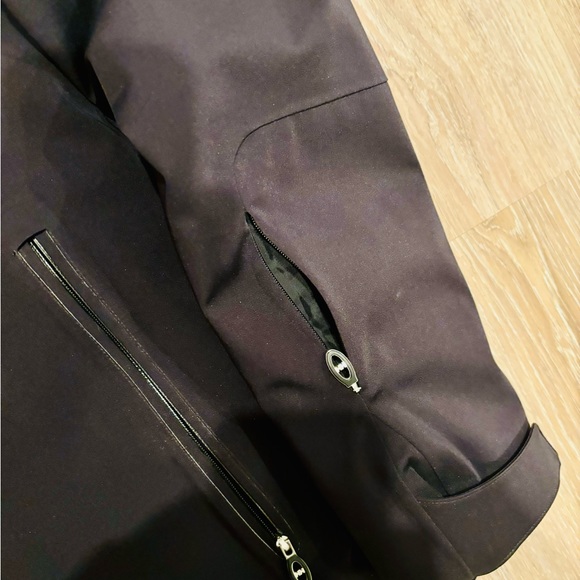 Helly Hansen Ski Jacket - Picture 13 of 16